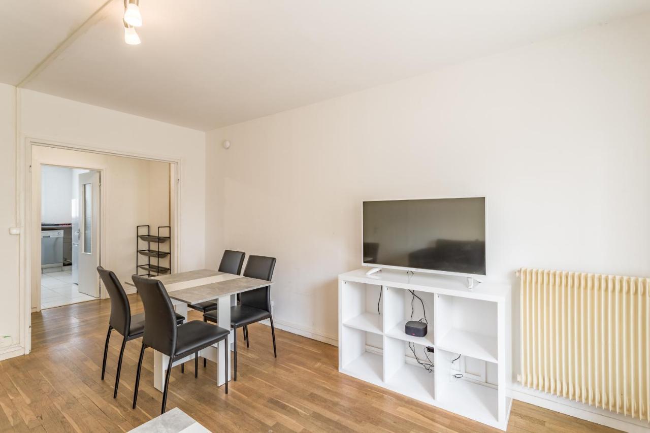 Spacieux Appartement - 6 Personnes - Parking Gratuit Сент-Андре-ле-Верже Экстерьер фото
